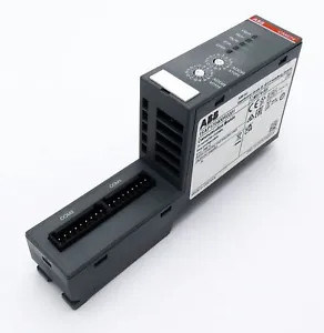 El módulo de comunicación del PLC CM574-RCOM ABB Nuevo en la caja original