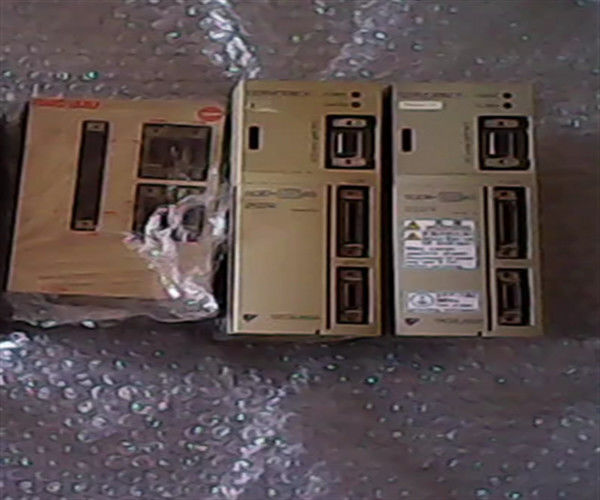 Servo Drive Yaskawa SGDP-01APAY108 200-230V 5.5A 0.4KW 50/60HZ Nuevo