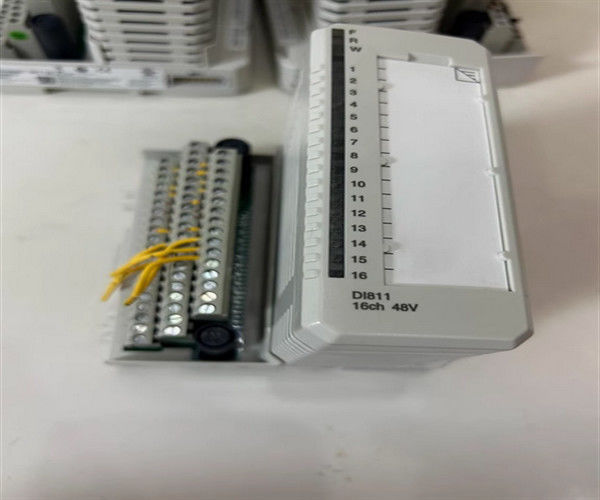 ABB DI811 3BSE008552R1 PR:C Módulo de control automático DI 811 S800 Entrada digital 48V 48V