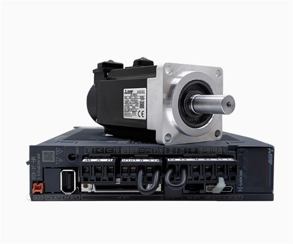 El motor de servicio de cambio 3AC 51V 0.9A 3000R/MIN nuevo